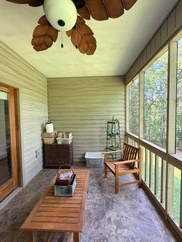 1051 Windfield LN, Wirtz, VA 24184