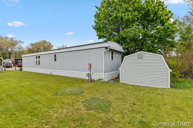 1730 Fay Street SE, Lowell, MI 49331