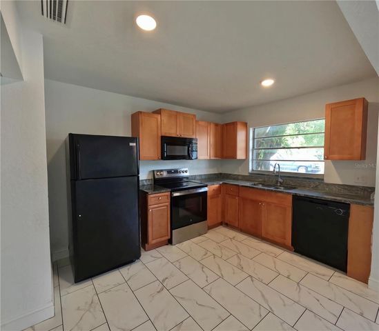 1004 S EMPIRE STREET, Plant City, FL 33563