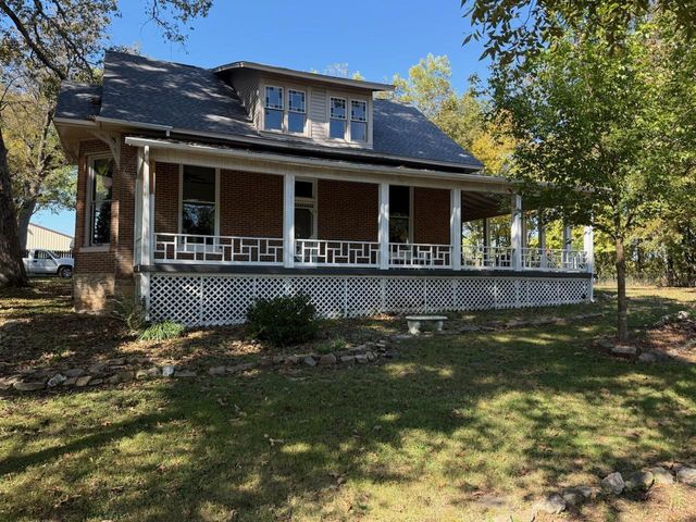 135 S 8th Street, Mammoth Spring, AR 72554