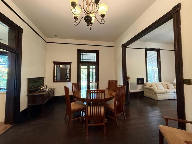 135 S 8th Street, Mammoth Spring, AR 72554