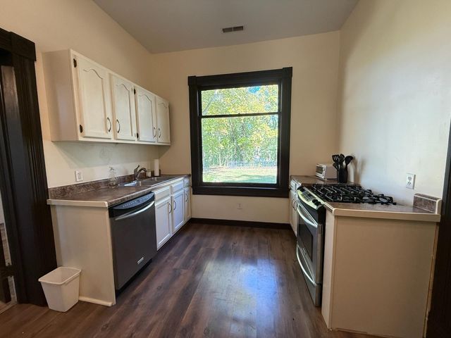 135 S 8th Street, Mammoth Spring, AR 72554