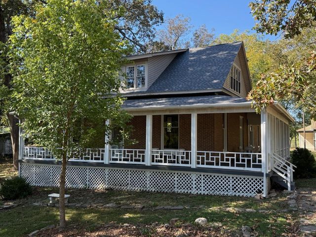 135 S 8th Street, Mammoth Spring, AR 72554