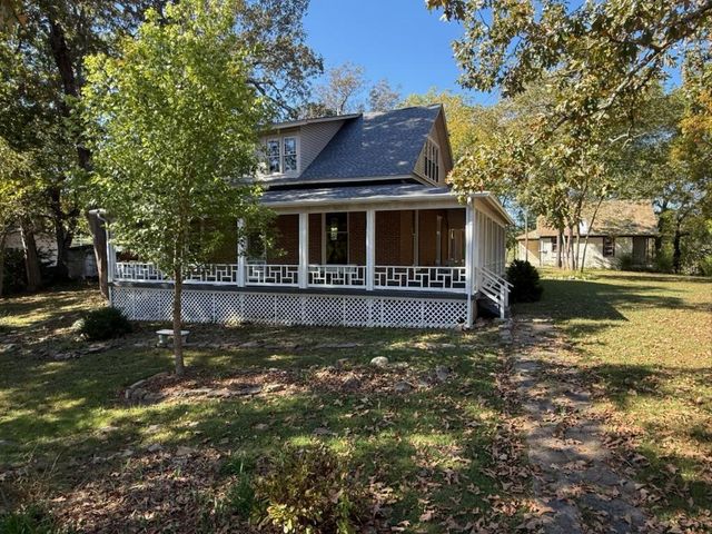 135 S 8th Street, Mammoth Spring, AR 72554