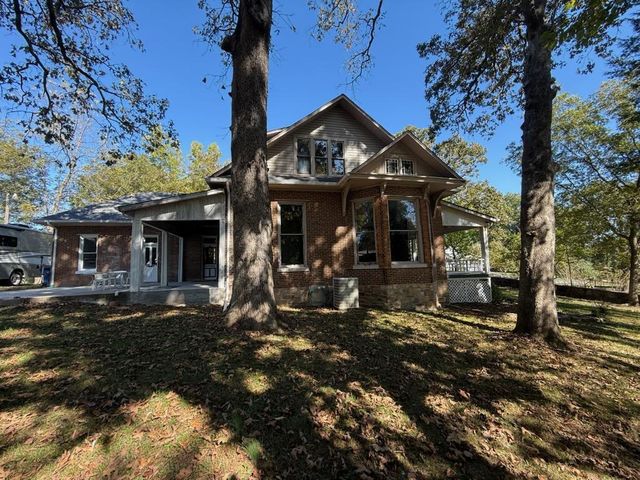 135 S 8th Street, Mammoth Spring, AR 72554