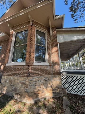 135 S 8th Street, Mammoth Spring, AR 72554