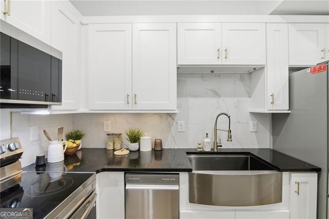 6305 Shannon Parkway UNIT 115, Union City, GA 30291