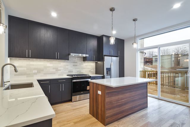 1521 N Lawndale Avenue, Chicago, IL 60651