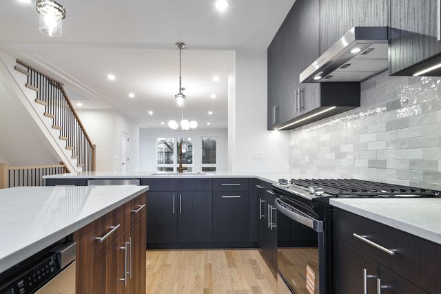 1521 N Lawndale Avenue, Chicago, IL 60651