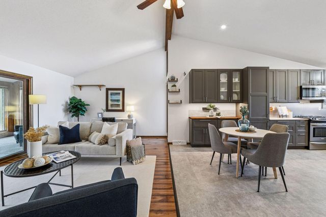 110312 Center Green Circle, Chaska, MN 55318