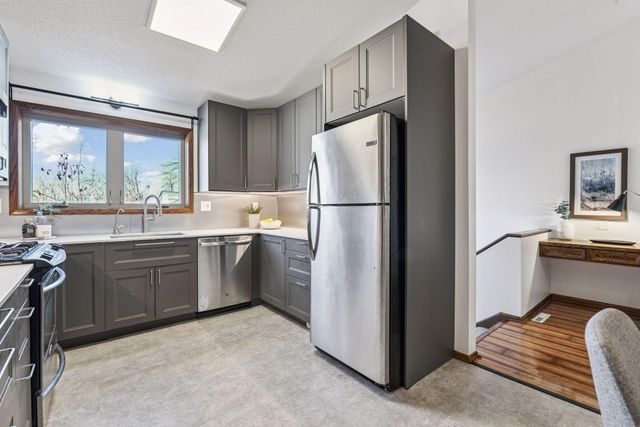 110312 Center Green Circle, Chaska, MN 55318