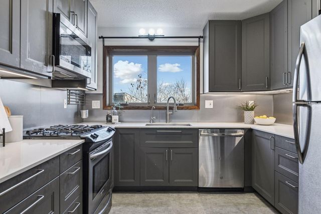 110312 Center Green Circle, Chaska, MN 55318