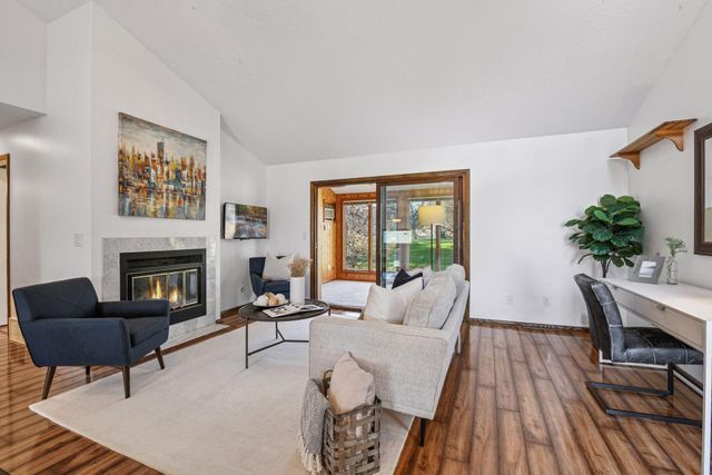 110312 Center Green Circle, Chaska, MN 55318