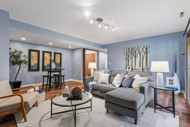 110312 Center Green Circle, Chaska, MN 55318