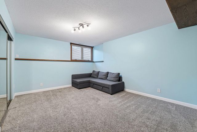 110312 Center Green Circle, Chaska, MN 55318