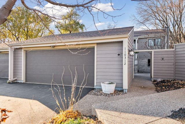 110312 Center Green Circle, Chaska, MN 55318