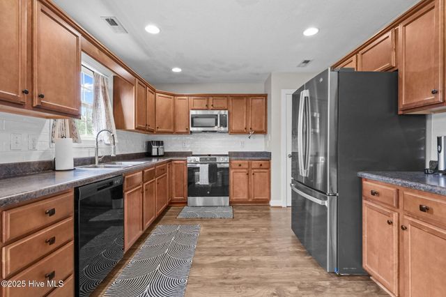 254 Silver Hills Drive, Jacksonville, NC 28546