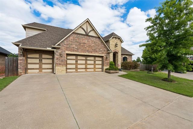 1314 Ladera Circle, Moore, OK 73160