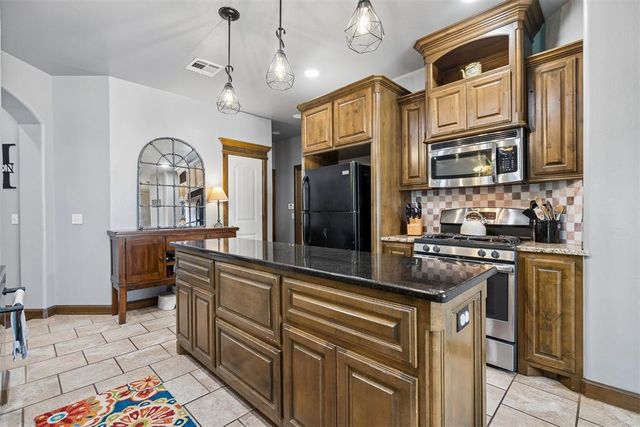 1314 Ladera Circle, Moore, OK 73160