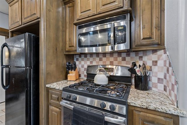 1314 Ladera Circle, Moore, OK 73160