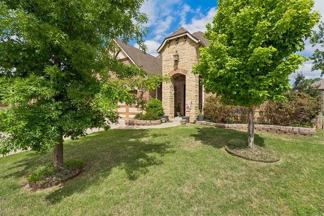 1314 Ladera Circle, Moore, OK 73160