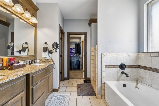 1314 Ladera Circle, Moore, OK 73160