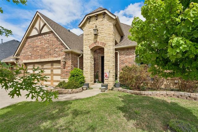 1314 Ladera Circle, Moore, OK 73160