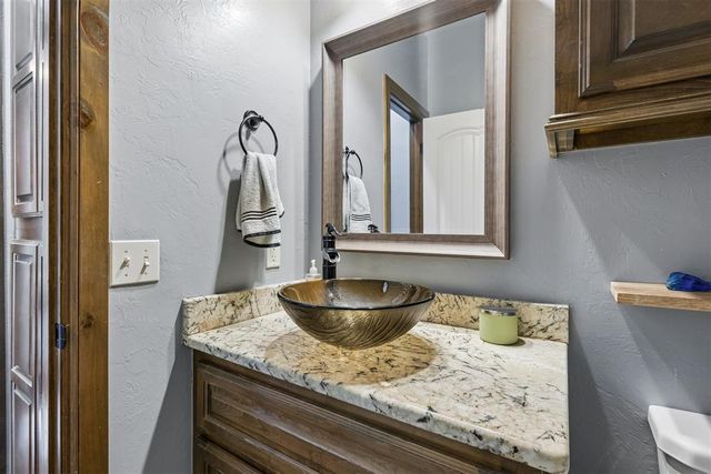 1314 Ladera Circle, Moore, OK 73160