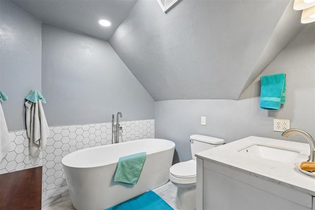 1314 Ladera Circle, Moore, OK 73160