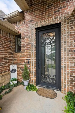 1314 Ladera Circle, Moore, OK 73160