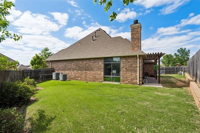 1314 Ladera Circle, Moore, OK 73160