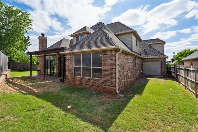 1314 Ladera Circle, Moore, OK 73160