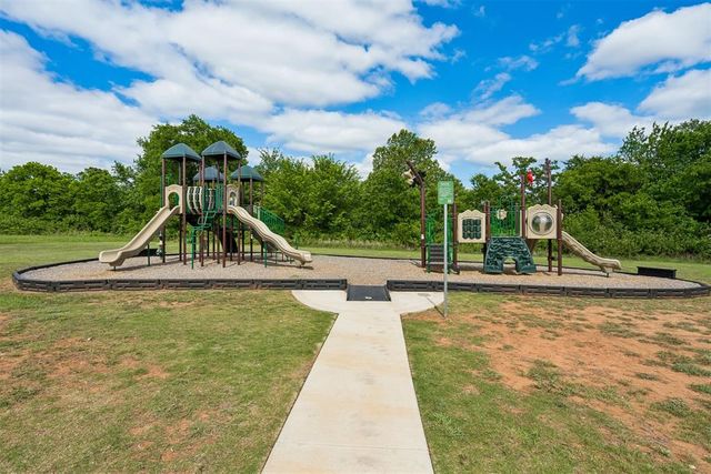 1314 Ladera Circle, Moore, OK 73160