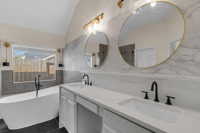 215 Briar Trace Lane, Richmond, TX 77406