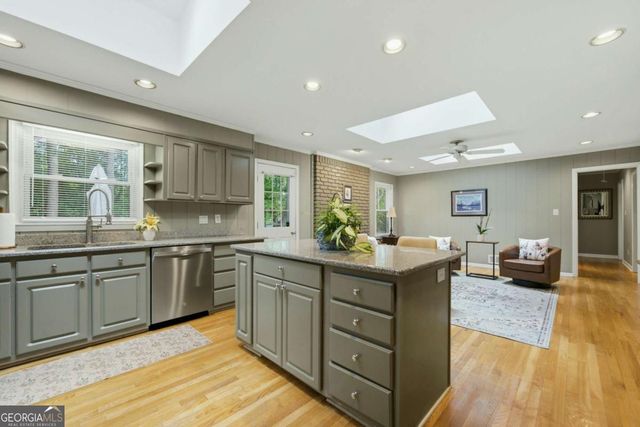 734 Huntington Place SE, Marietta, GA 30067