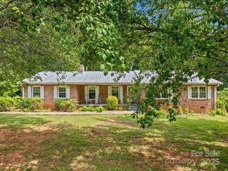 290 S Grandview Road, Clover, SC 29710