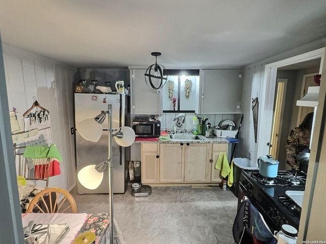115 Robert E Lee, San Antonio, TX 78214