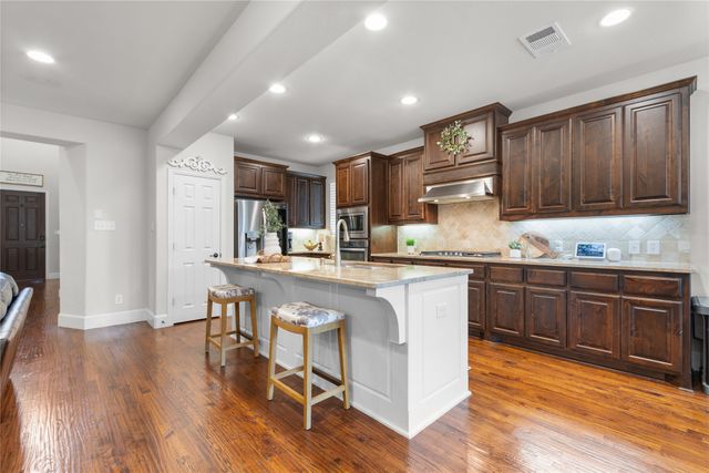 1616 Golf Club Drive, Lantana, TX 76226