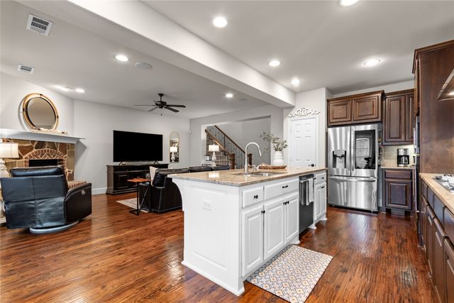 1616 Golf Club Drive, Lantana, TX 76226