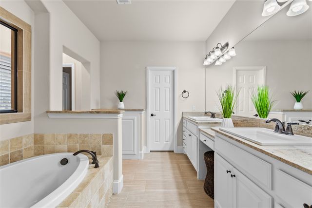 1616 Golf Club Drive, Lantana, TX 76226