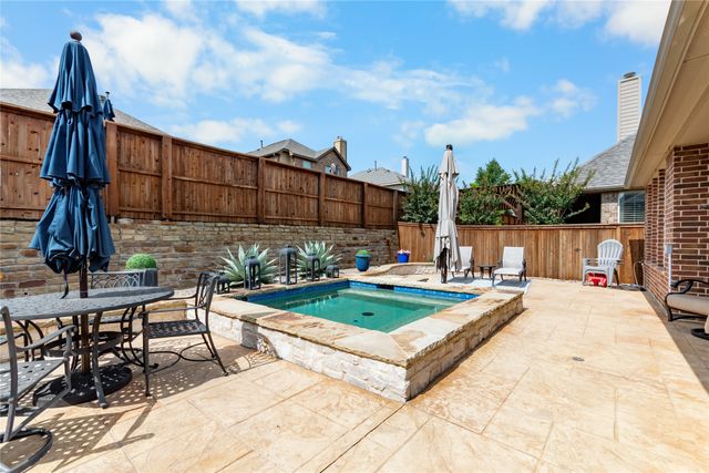 1616 Golf Club Drive, Lantana, TX 76226