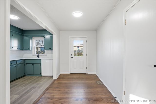 232 S 69th East Avenue, Tulsa, OK 74112