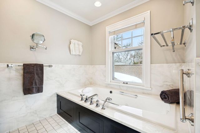 2119 Oliver Avenue S, Minneapolis, MN 55405