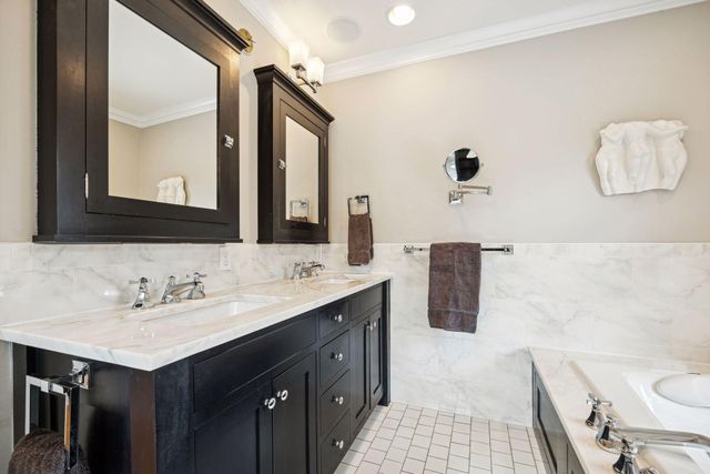 2119 Oliver Avenue S, Minneapolis, MN 55405