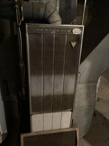 1709 MADISON STREET, Manitowoc, WI 54220