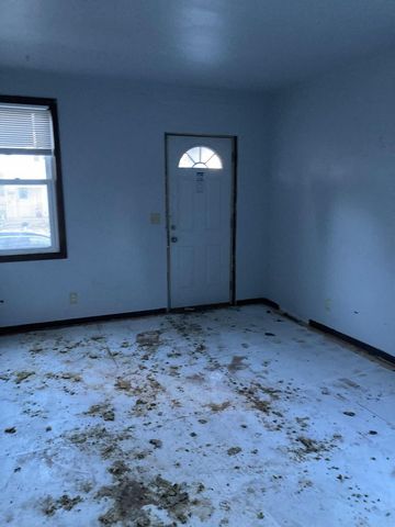 1709 MADISON STREET, Manitowoc, WI 54220