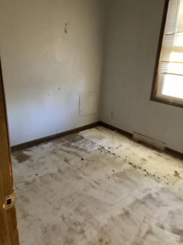 1709 MADISON STREET, Manitowoc, WI 54220