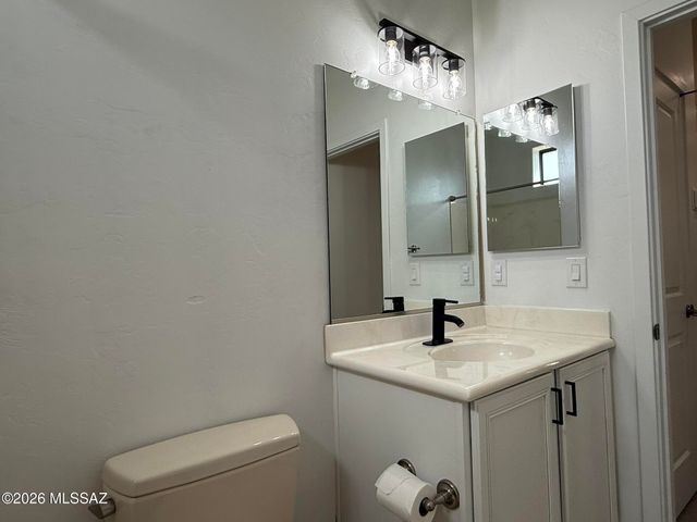 2028 E River Rd Unit 203, Tucson, AZ 85718