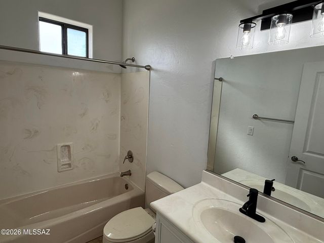 2028 E River Rd Unit 203, Tucson, AZ 85718