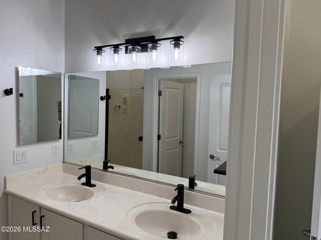 2028 E River Rd Unit 203, Tucson, AZ 85718